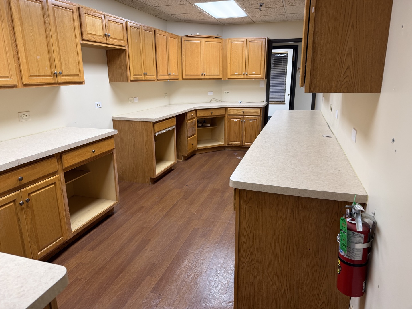 501-517 Thornhill Drive, Carol Stream, IL 60188