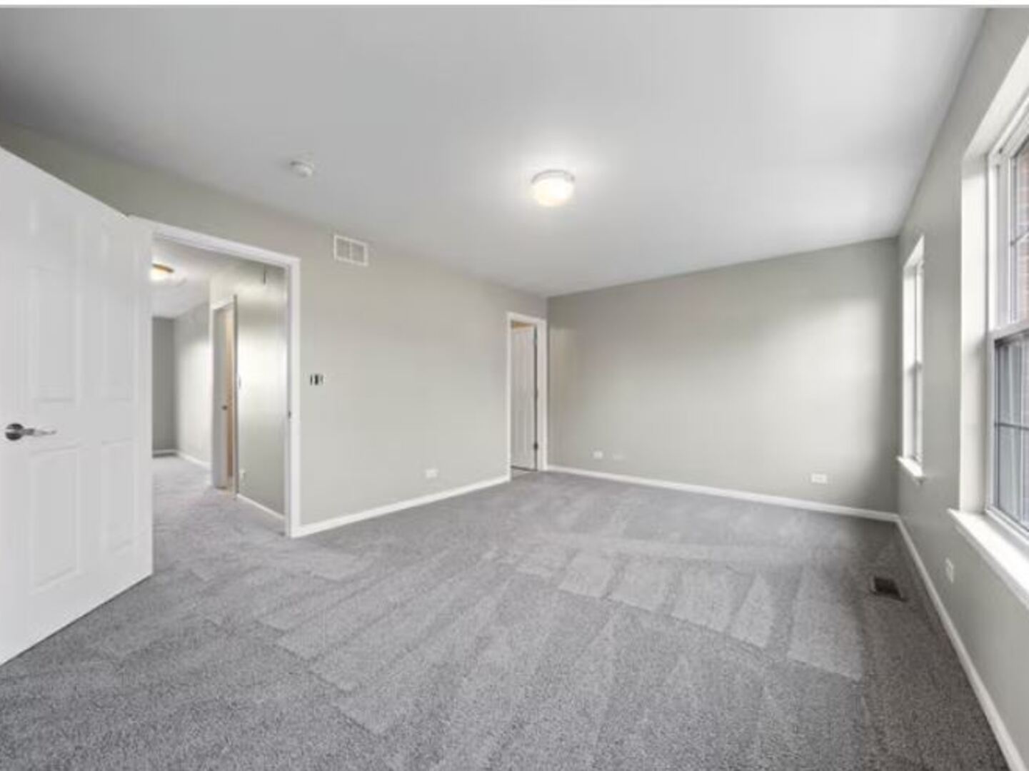 512 Lincoln Station Drive #512, Oswego, IL 60543