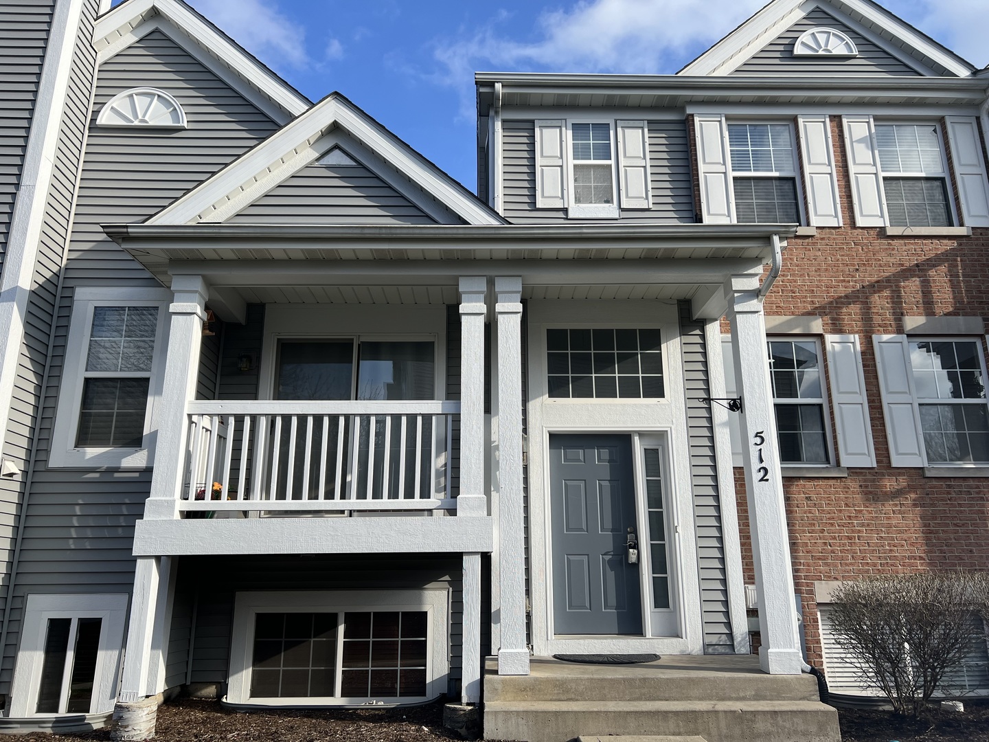 512 Lincoln Station Drive #512, Oswego, IL 60543