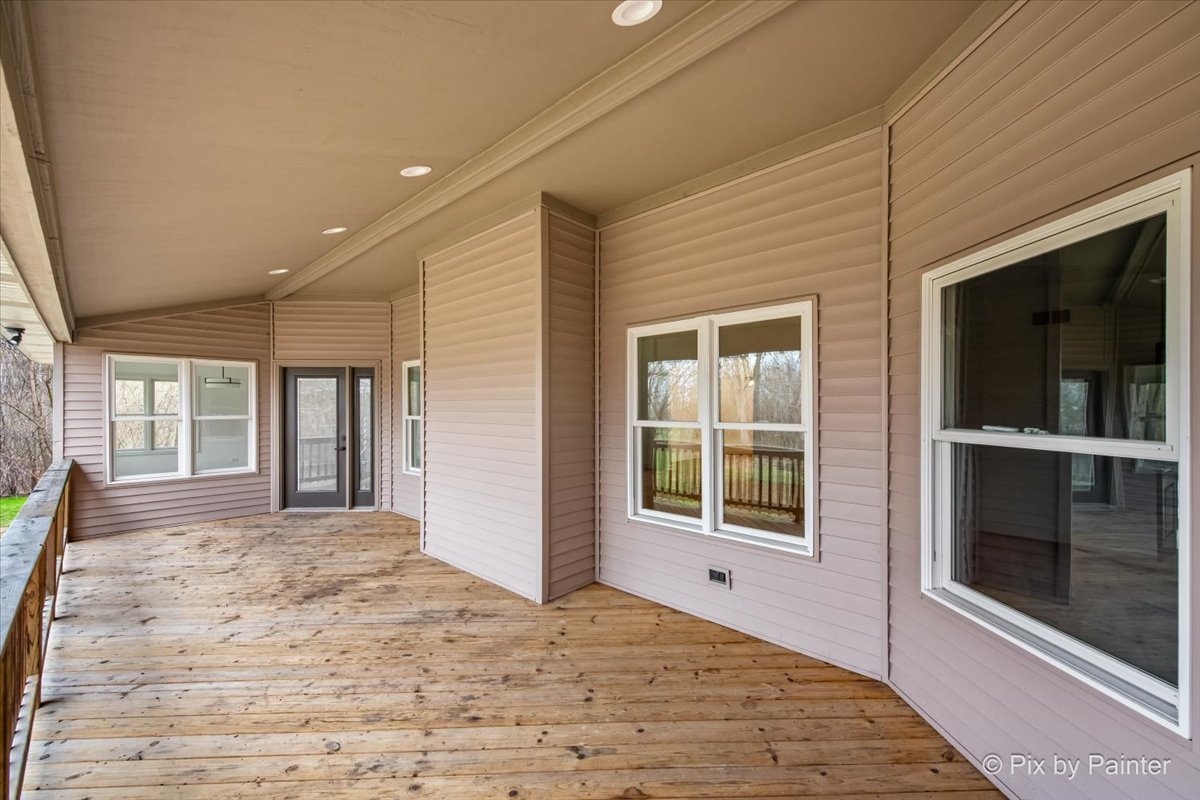 39182 N Rangers Way, Antioch, IL 60002