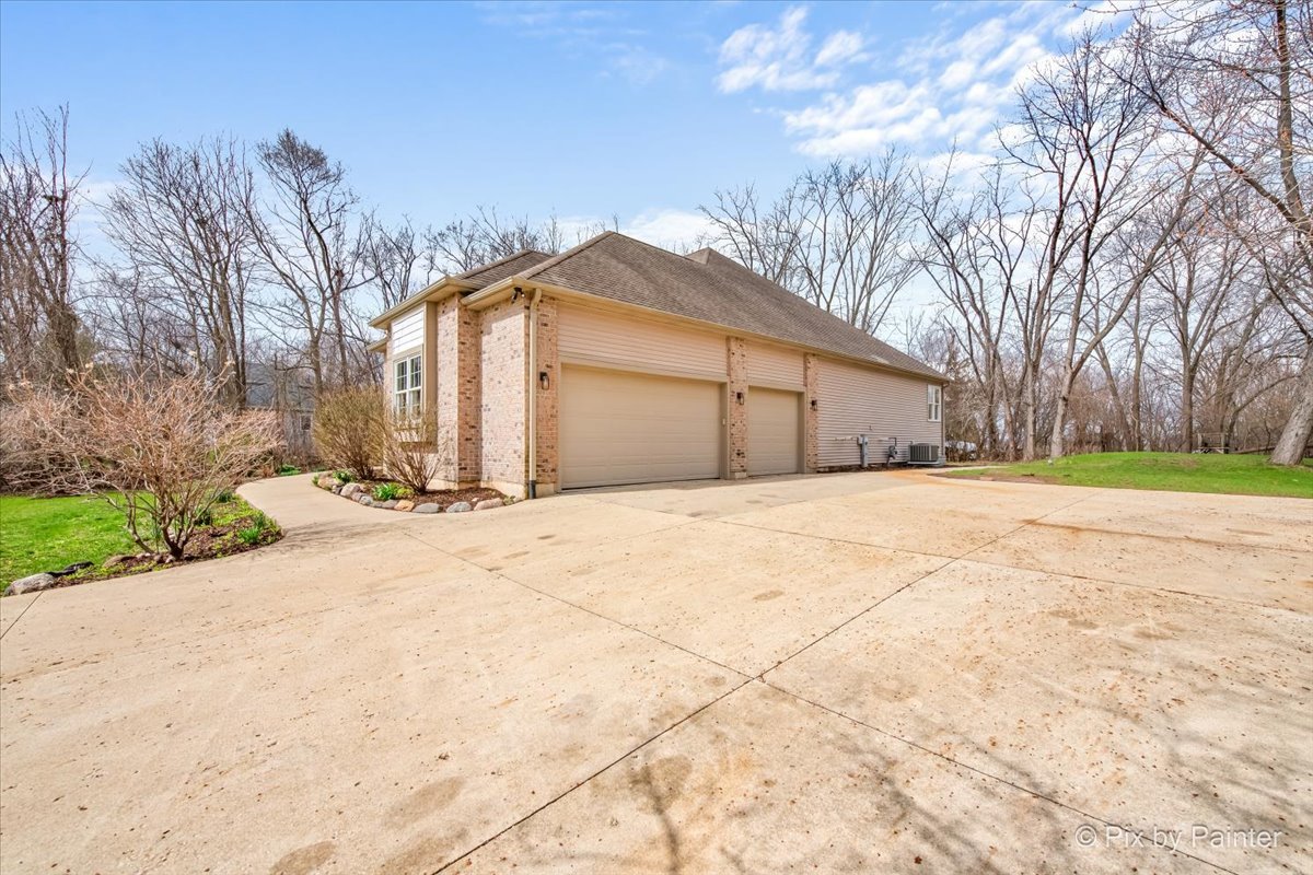 39182 N Rangers Way, Antioch, IL 60002