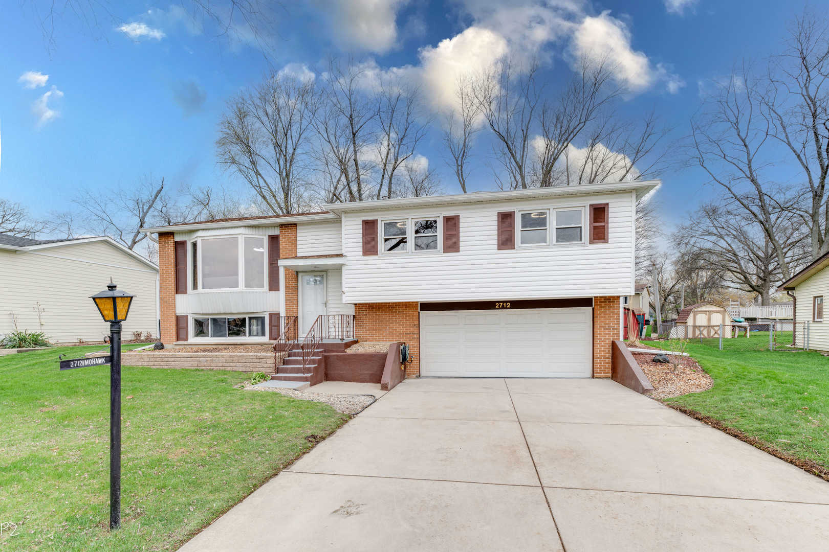 2712 Mohawk Avenue, Woodridge, IL 60517