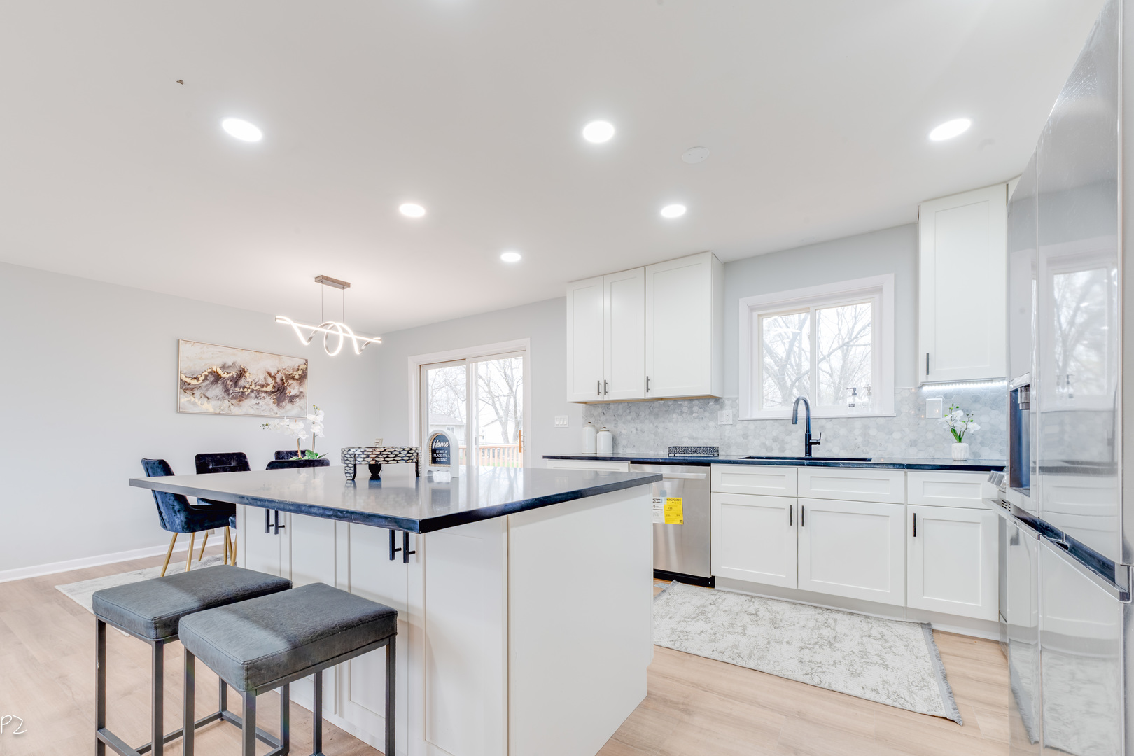 2712 Mohawk Avenue, Woodridge, IL 60517