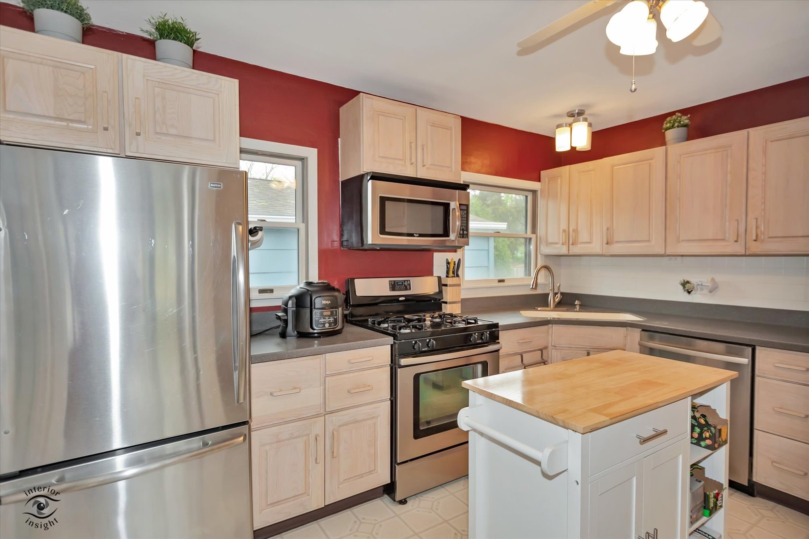 591 S Charlotte Street, Lombard, IL 60148