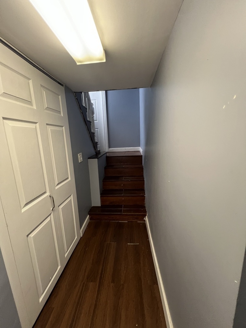 6340 W Barry Avenue, Chicago, IL 60634