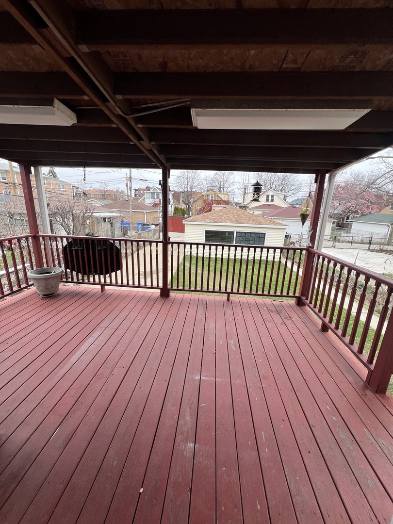 6340 W Barry Avenue, Chicago, IL 60634