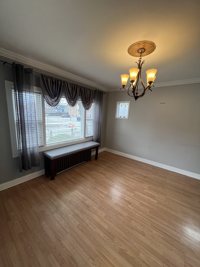 6340 W Barry Avenue, Chicago, IL 60634