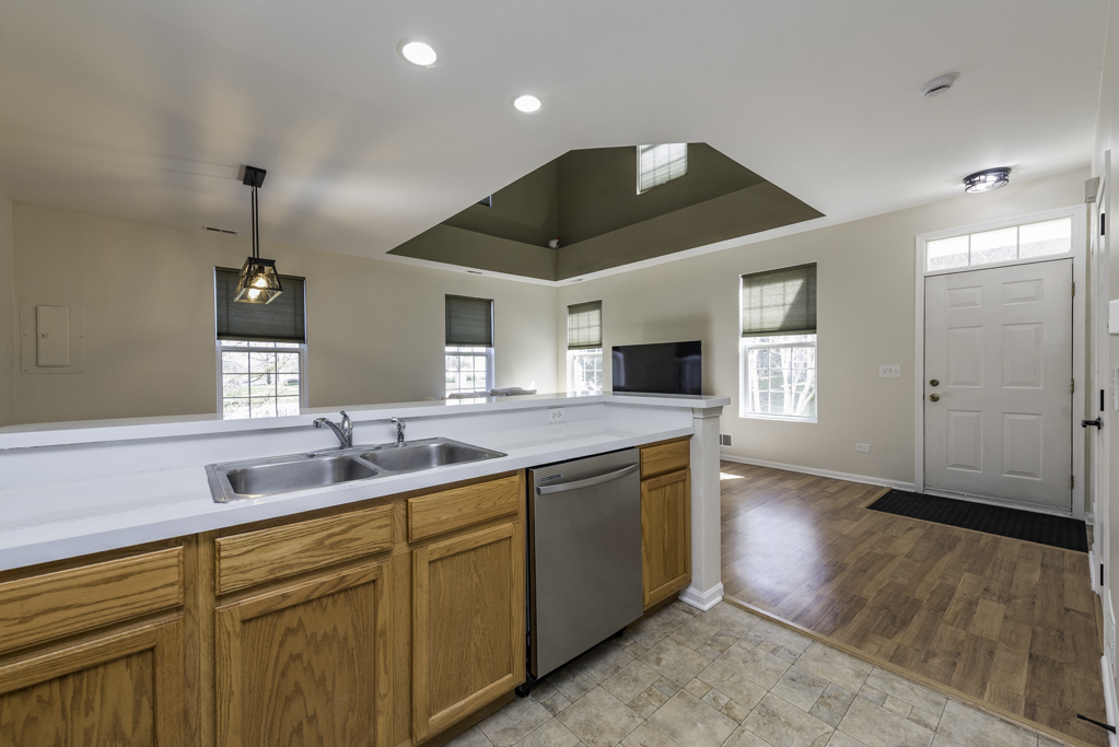 368 S Litchfield Drive, Round Lake, IL 60073