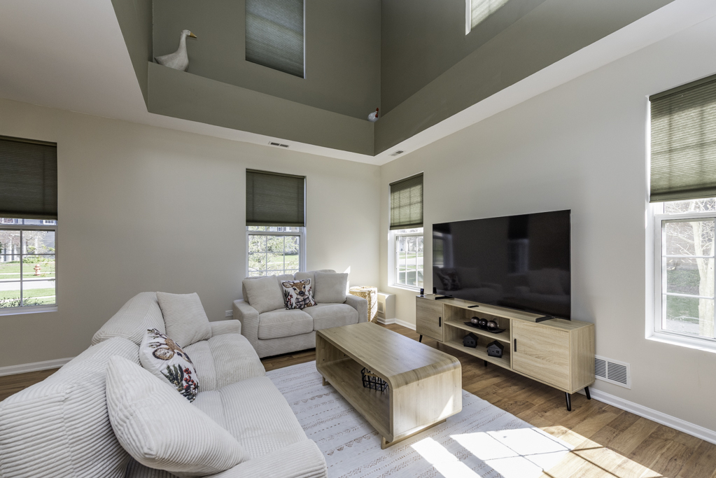 368 S Litchfield Drive, Round Lake, IL 60073