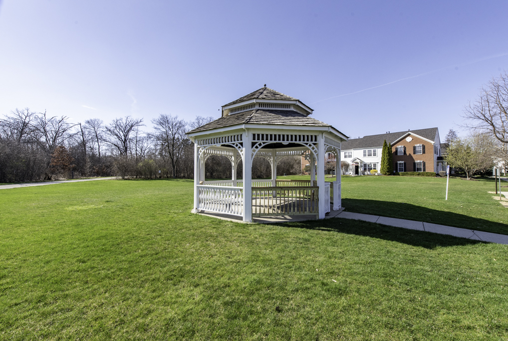 368 S Litchfield Drive, Round Lake, IL 60073