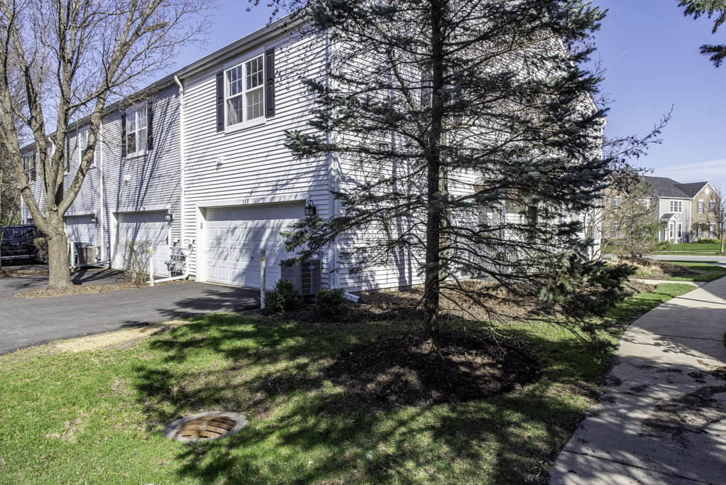 368 S Litchfield Drive, Round Lake, IL 60073