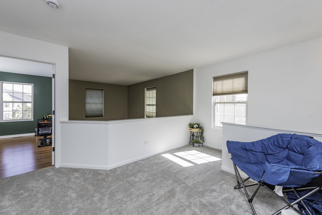 368 S Litchfield Drive, Round Lake, IL 60073