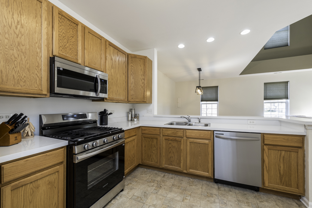 368 S Litchfield Drive, Round Lake, IL 60073