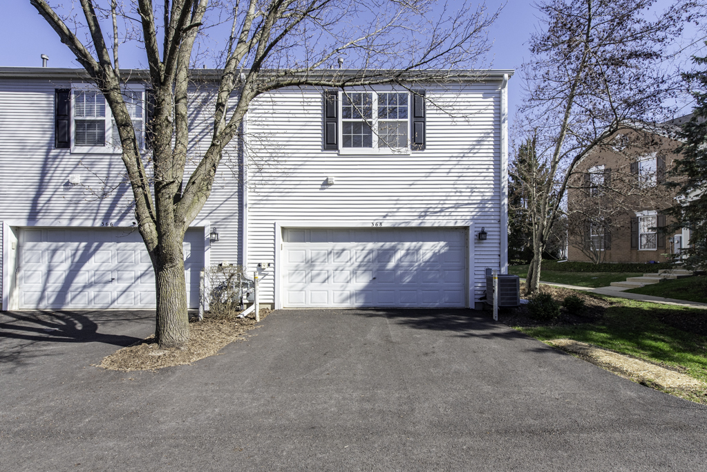 368 S Litchfield Drive, Round Lake, IL 60073