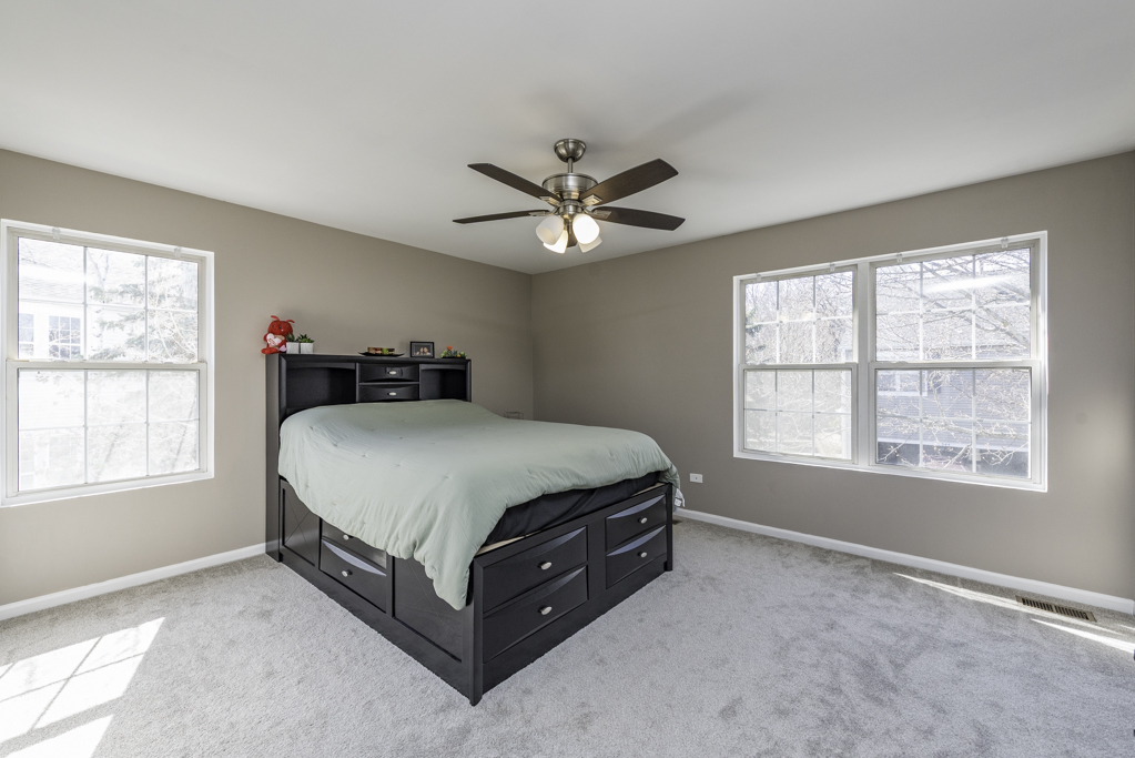 368 S Litchfield Drive, Round Lake, IL 60073