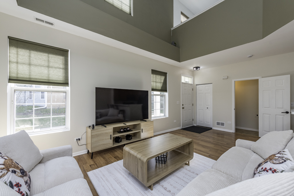 368 S Litchfield Drive, Round Lake, IL 60073