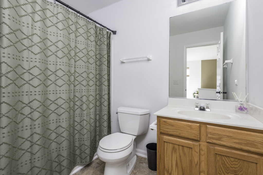 368 S Litchfield Drive, Round Lake, IL 60073