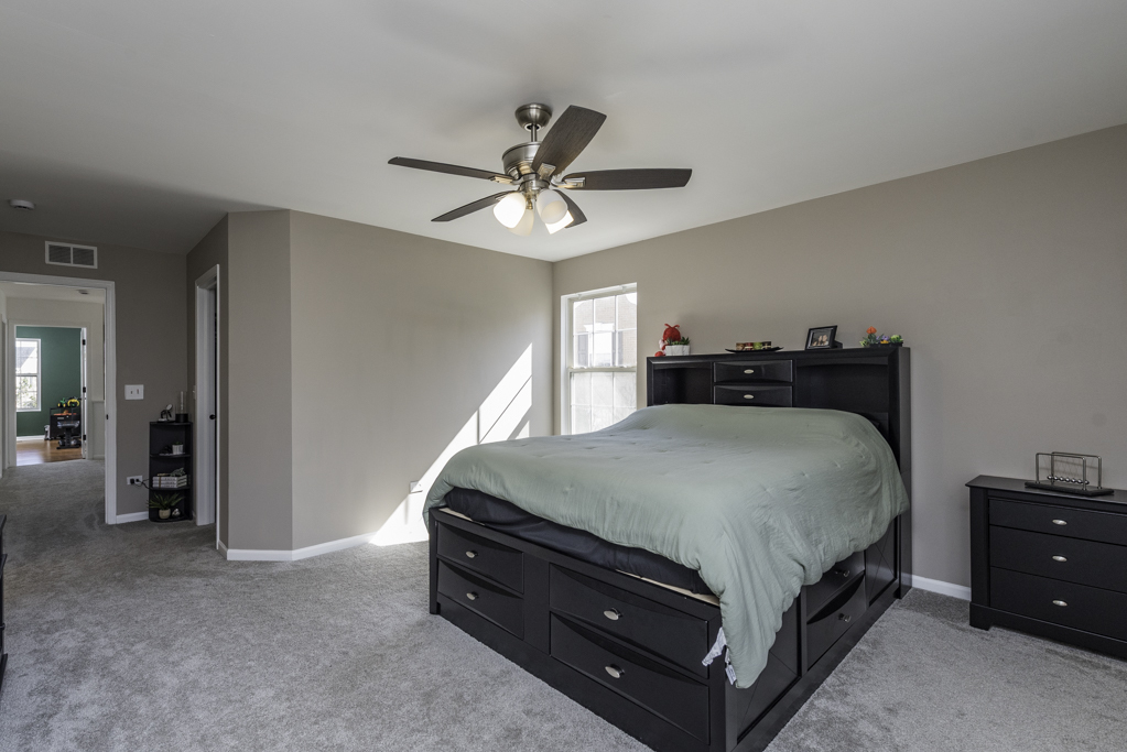 368 S Litchfield Drive, Round Lake, IL 60073