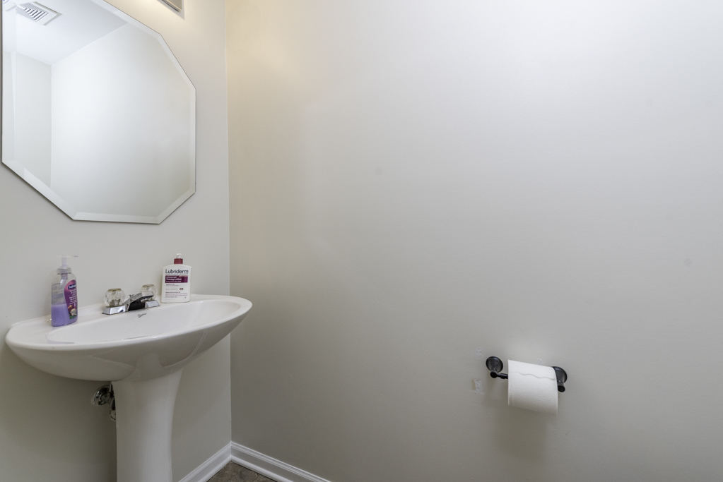 368 S Litchfield Drive, Round Lake, IL 60073