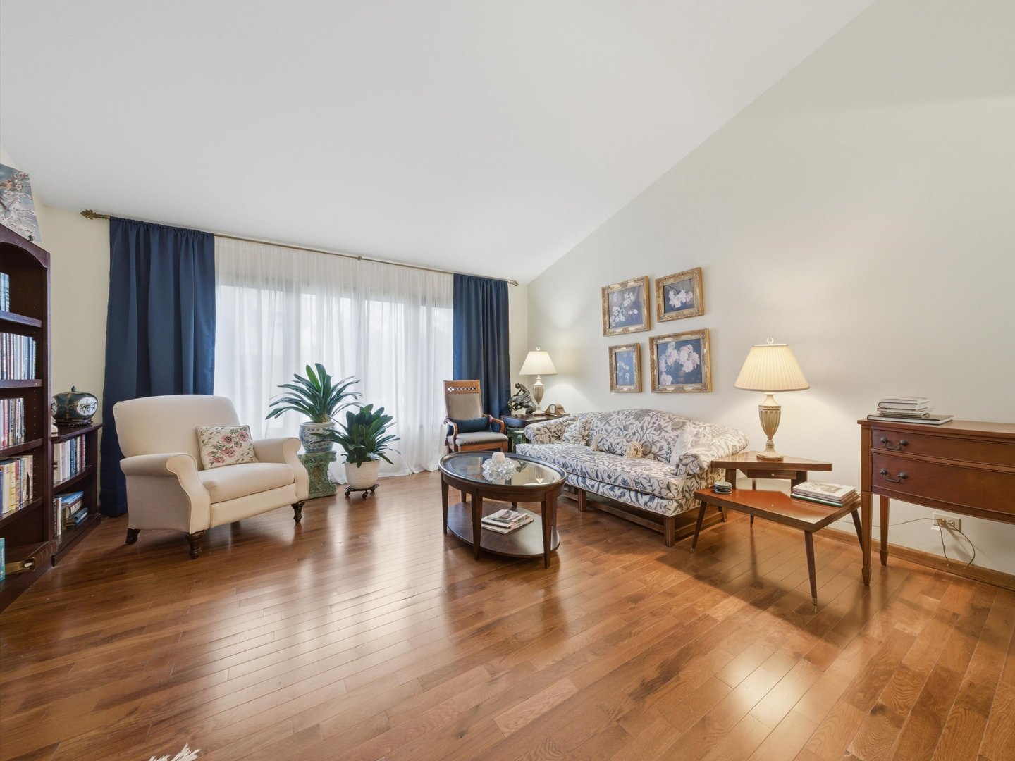 312 Brookdale Drive #A, Bloomingdale, IL 60108