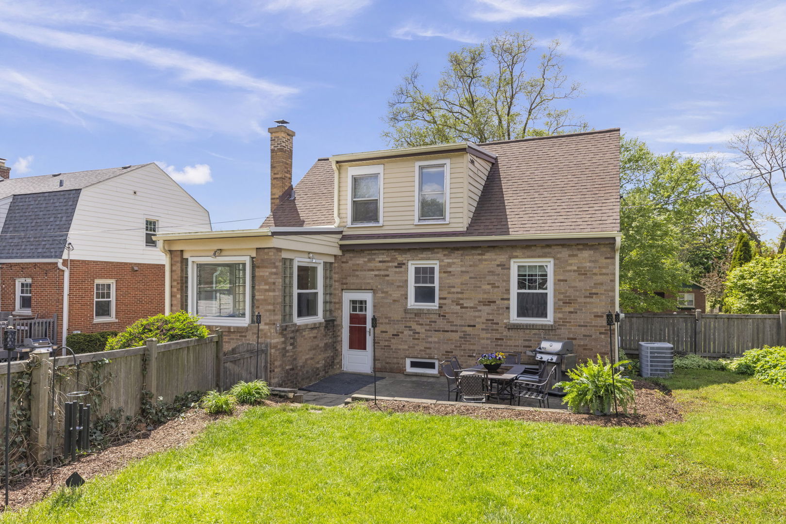 919 N President Street, Wheaton, IL 60187
