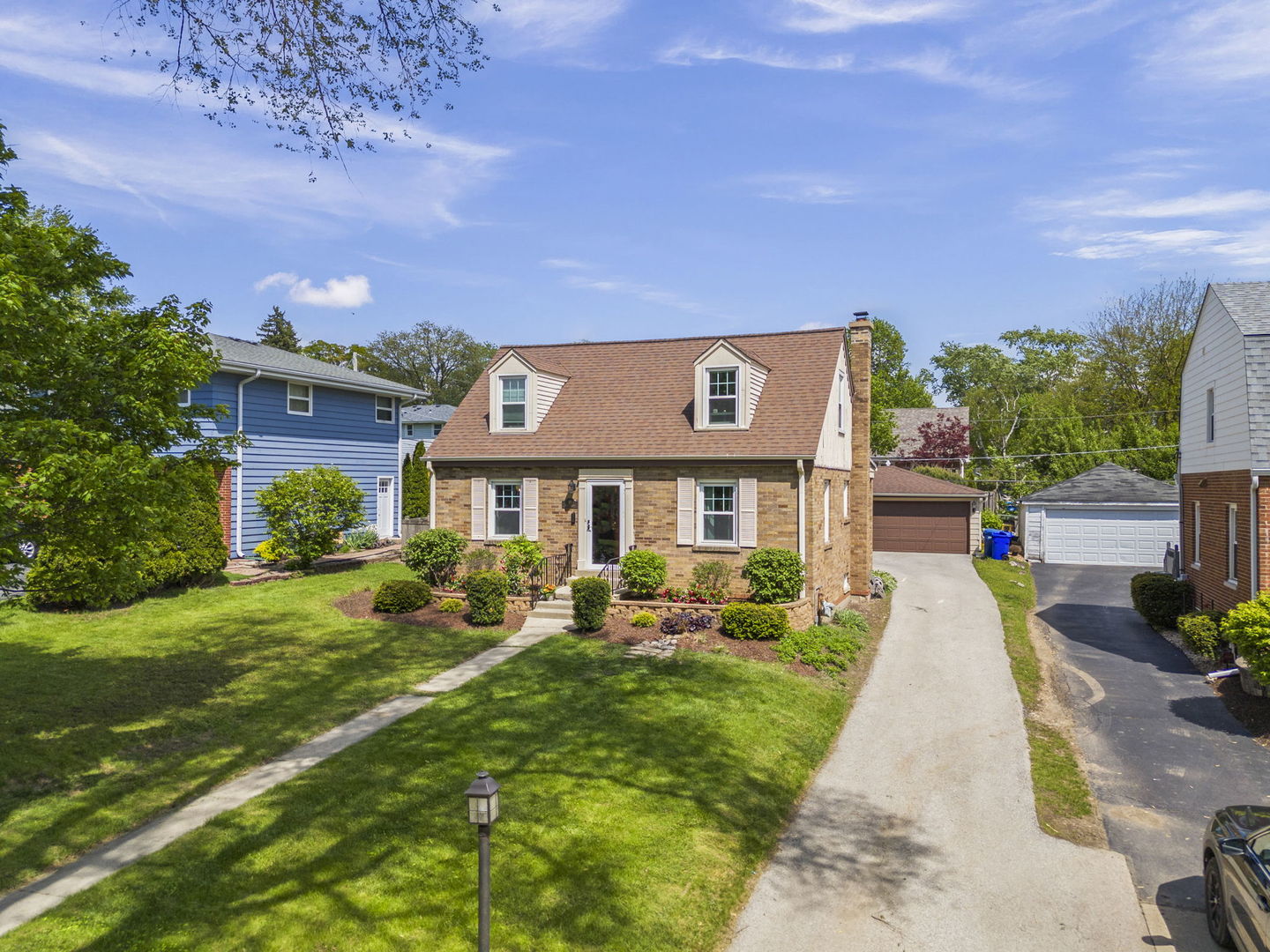 919 N President Street, Wheaton, IL 60187