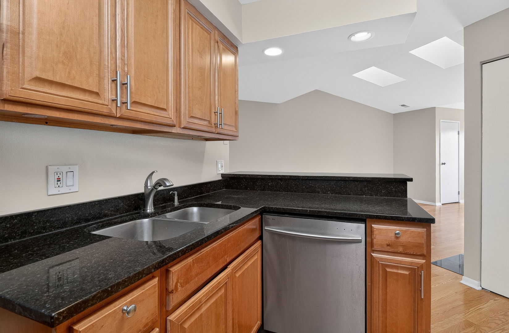 1233 Wyndham Court #204, Palatine, IL 60074