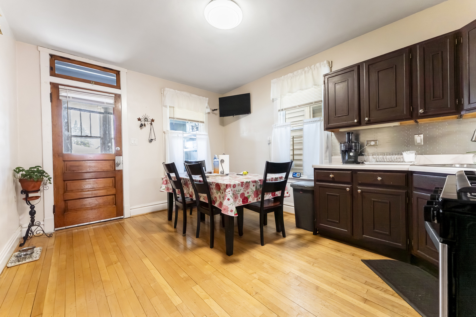 5450 W Drummond Place, Chicago, IL 60639