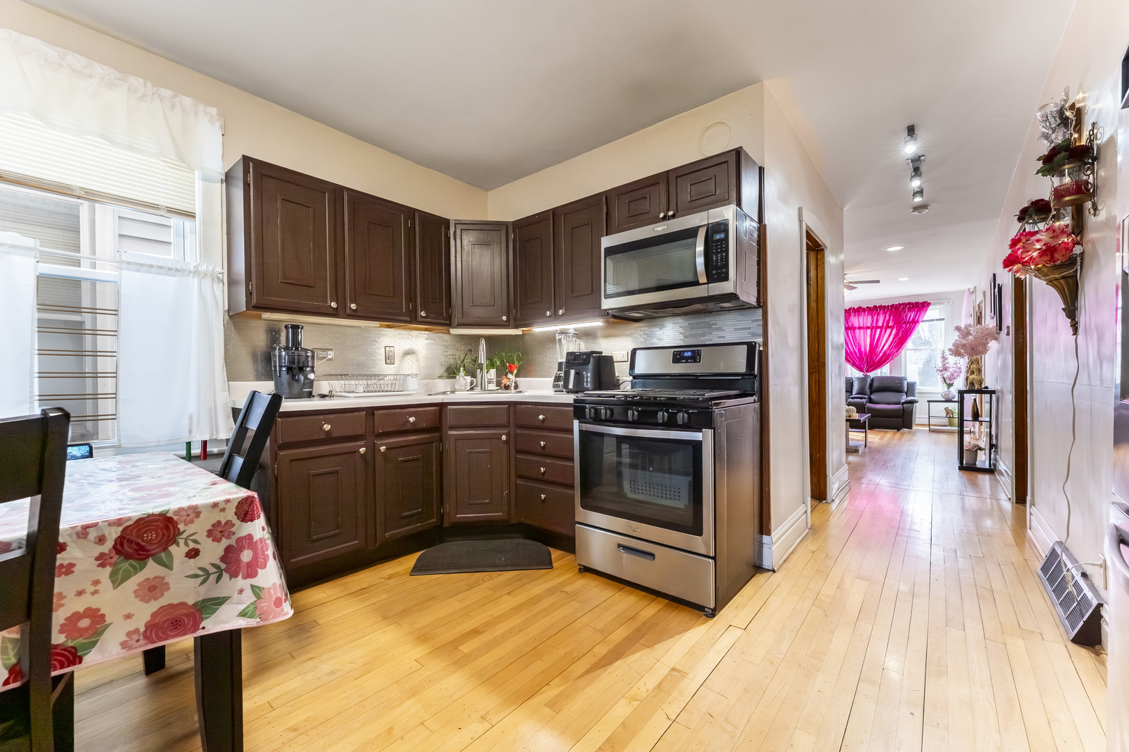 5450 W Drummond Place, Chicago, IL 60639