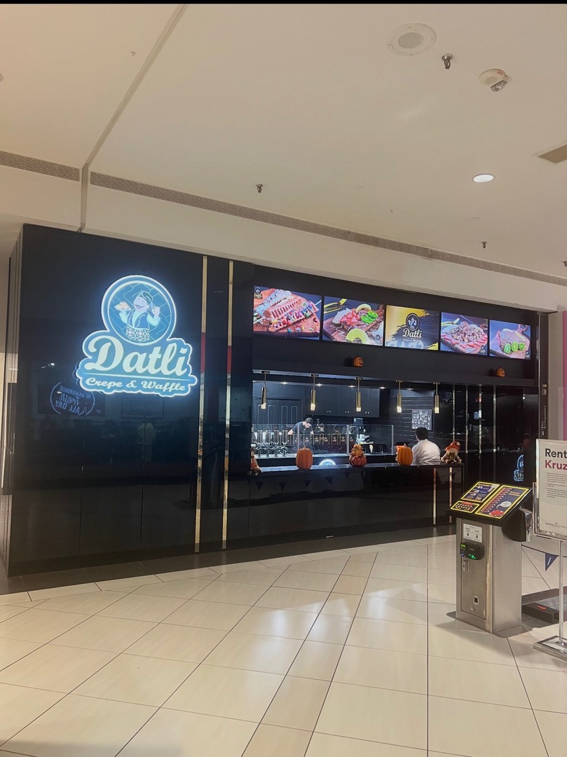 5 Woodfield Mall #G135, Schaumburg, IL 60173