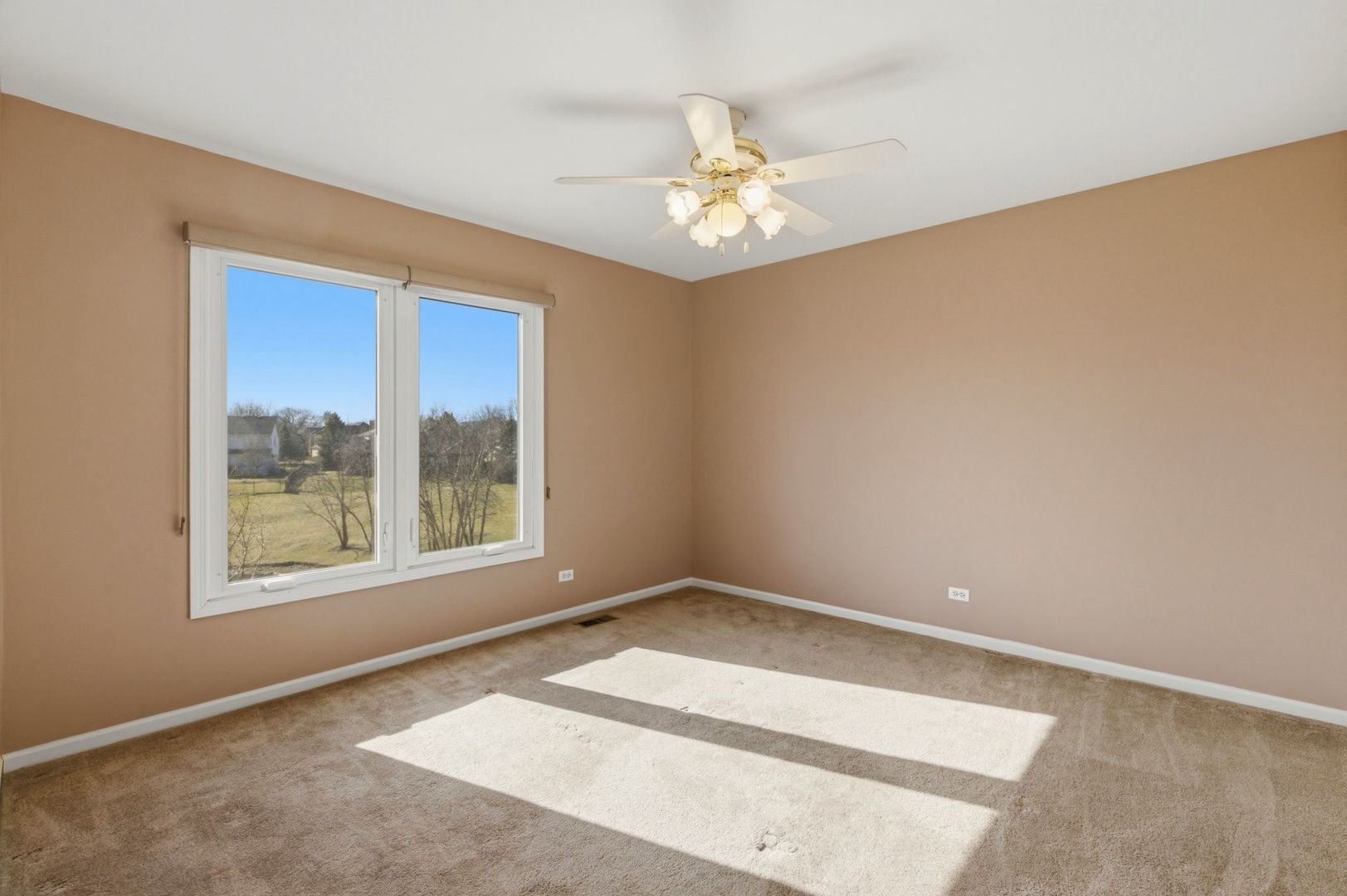 681 Castlerea Lane, Des Plaines, IL 60016