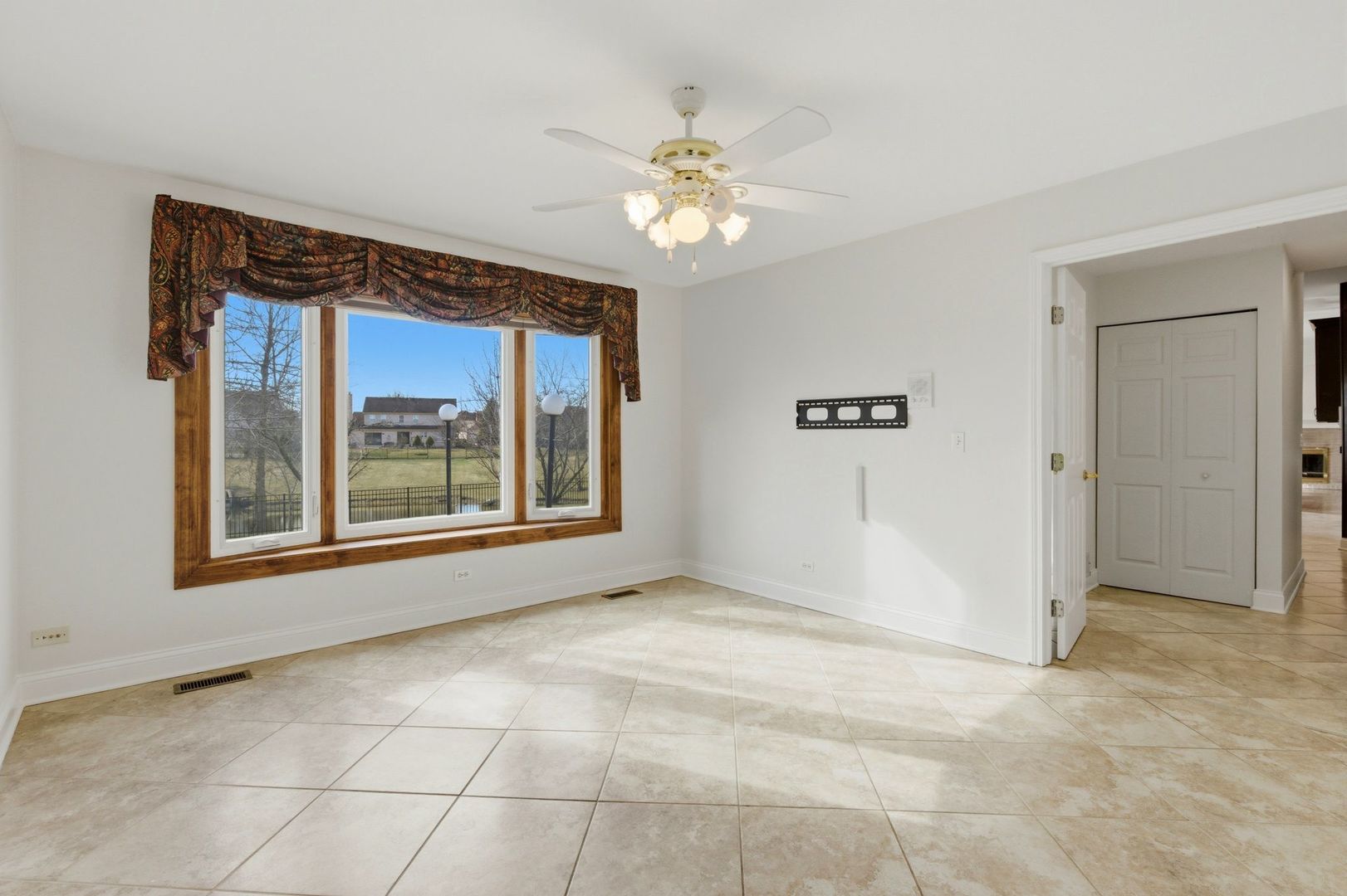 681 Castlerea Lane, Des Plaines, IL 60016