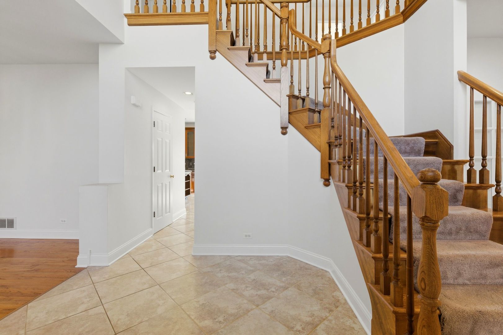 681 Castlerea Lane, Des Plaines, IL 60016