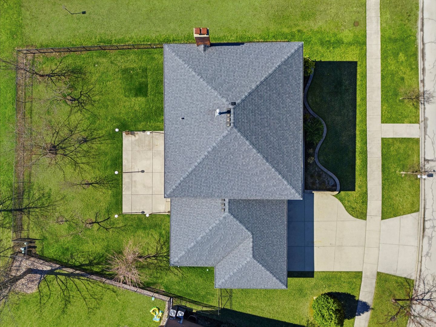 681 Castlerea Lane, Des Plaines, IL 60016