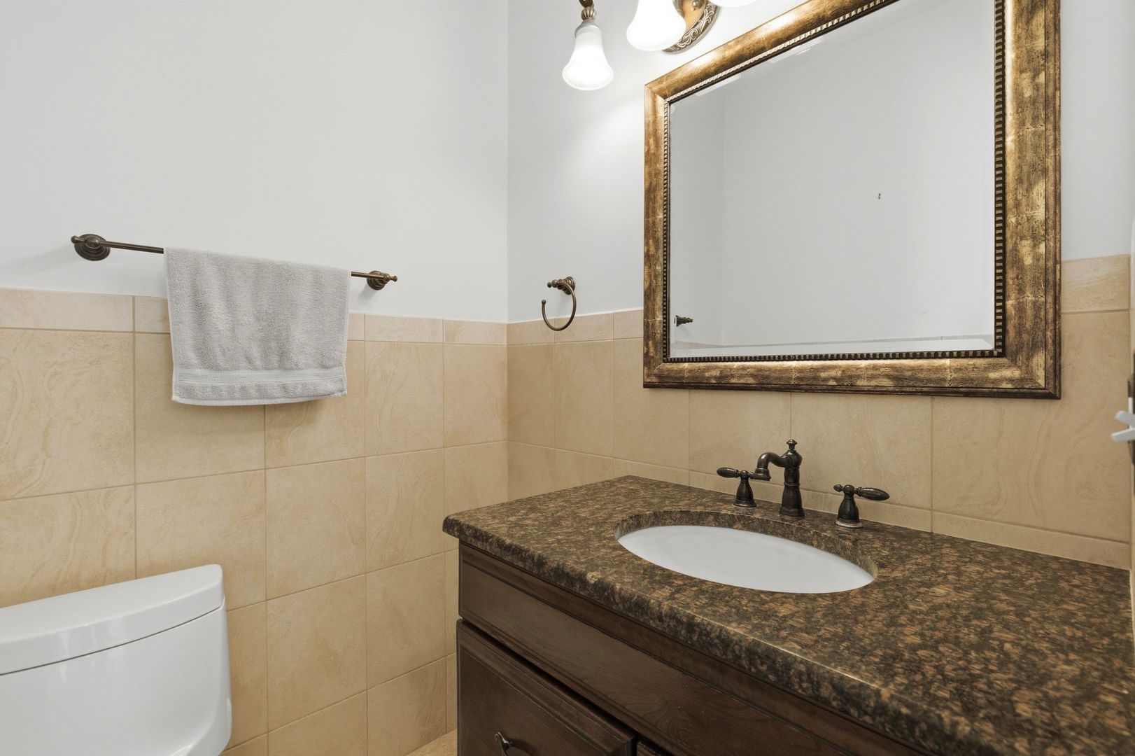 681 Castlerea Lane, Des Plaines, IL 60016