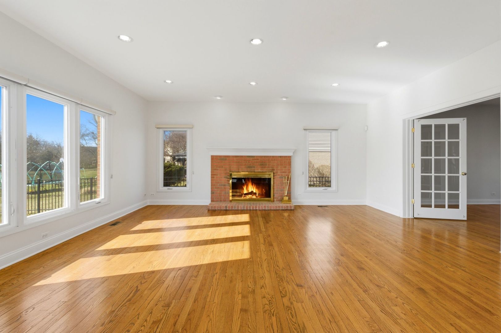 681 Castlerea Lane, Des Plaines, IL 60016