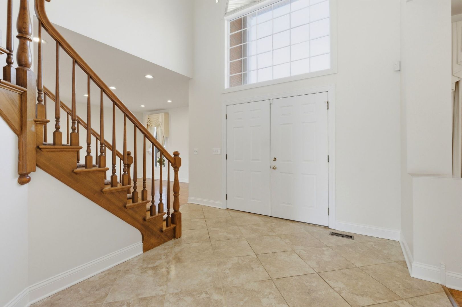 681 Castlerea Lane, Des Plaines, IL 60016