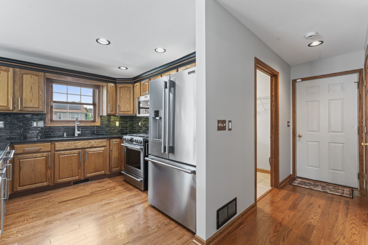 925 MAGNOLIA Drive, Bourbonnais, IL 60914