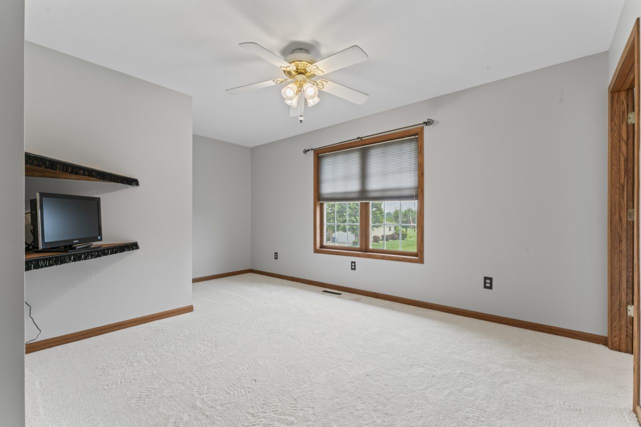 925 MAGNOLIA Drive, Bourbonnais, IL 60914