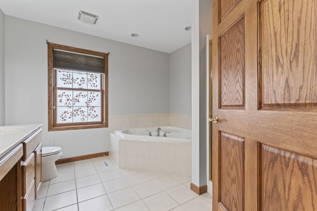 925 MAGNOLIA Drive, Bourbonnais, IL 60914