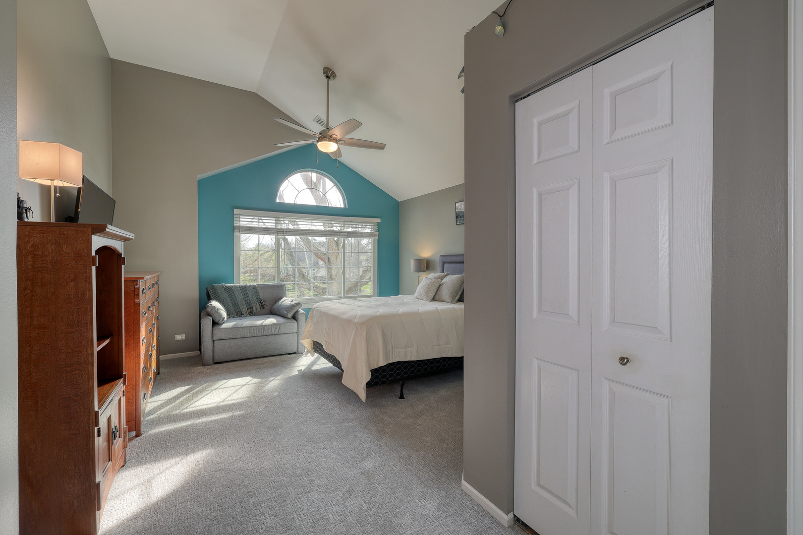 Warrenville, IL 60555