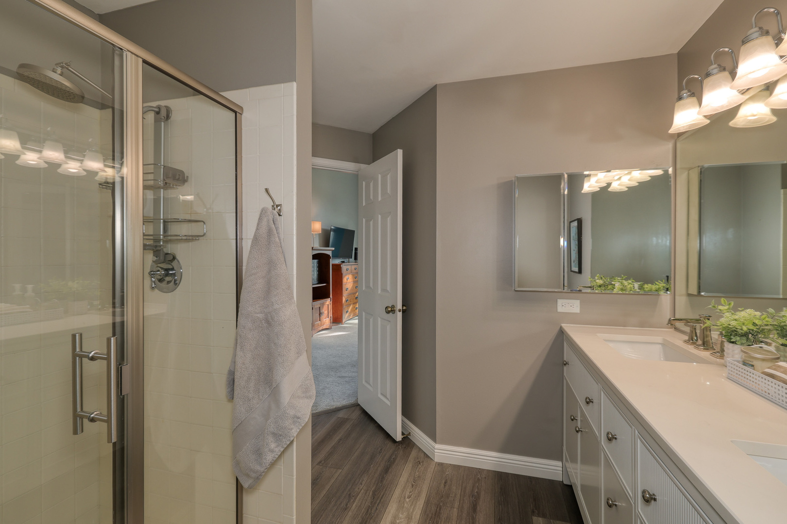 Warrenville, IL 60555