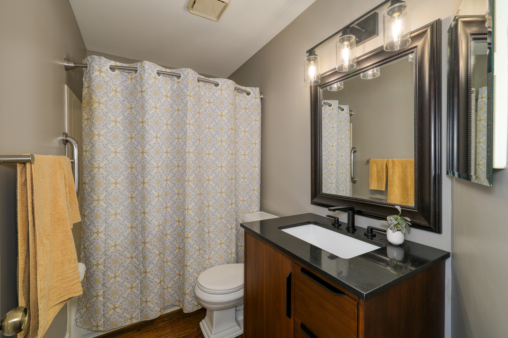 Warrenville, IL 60555