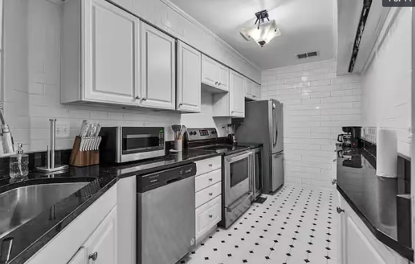 448 N Aberdeen Street #2, Chicago, IL 60642