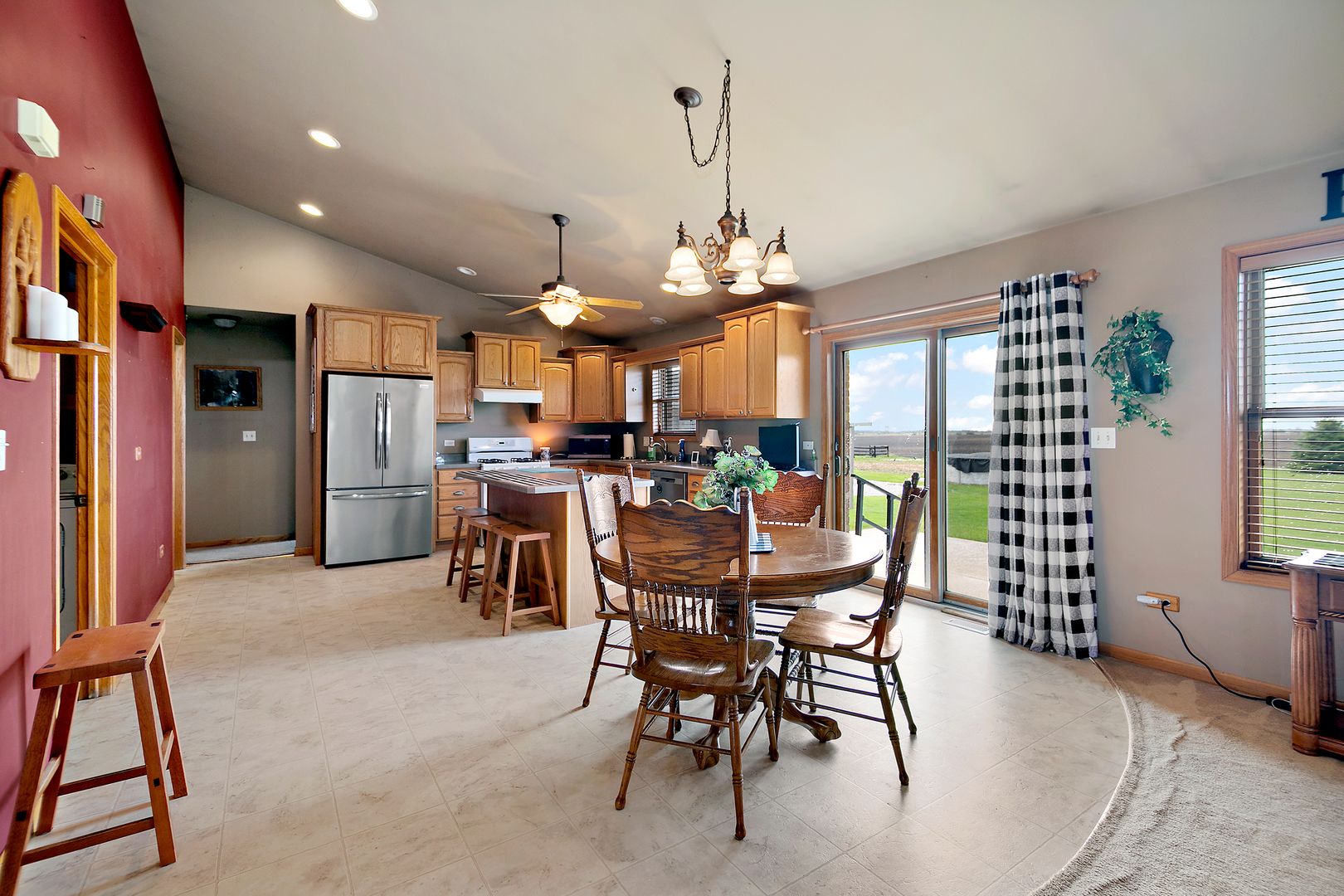 13042 E 10500n Road, Grant Park, IL 60940