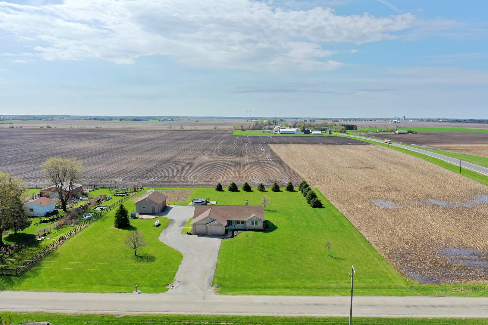 13042 E 10500n Road, Grant Park, IL 60940