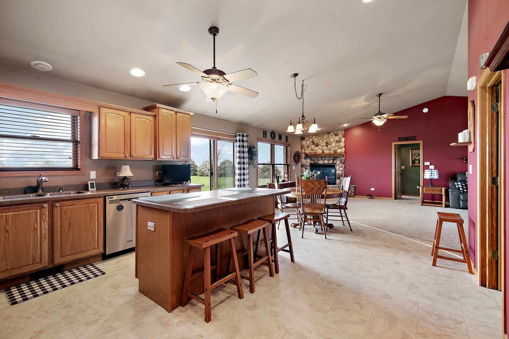 13042 E 10500n Road, Grant Park, IL 60940