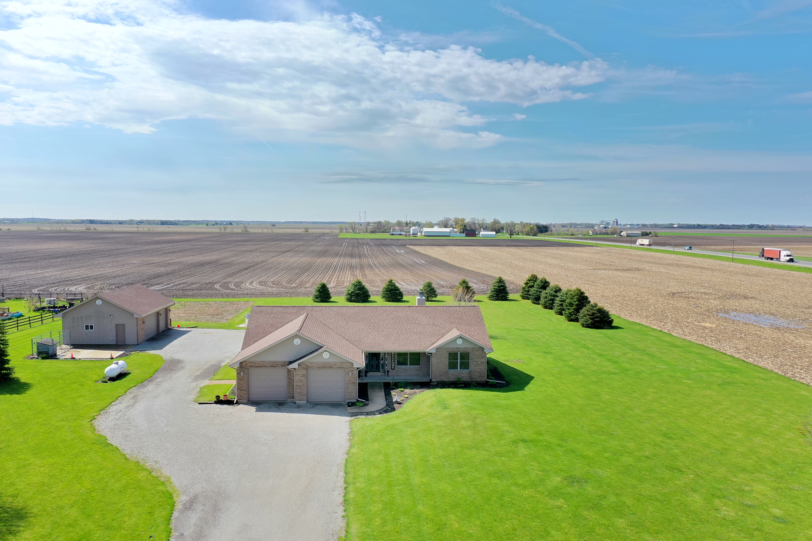 13042 E 10500n Road, Grant Park, IL 60940