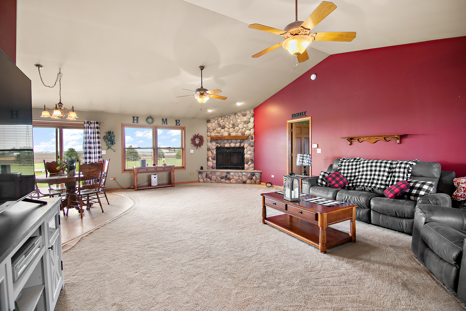 13042 E 10500n Road, Grant Park, IL 60940