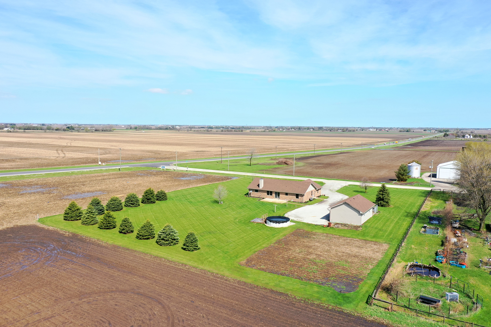 13042 E 10500n Road, Grant Park, IL 60940